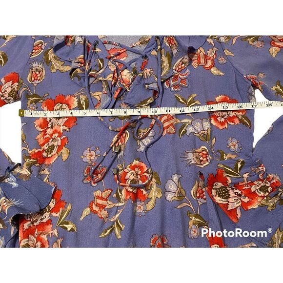 🌺Woman’s Signature Studio SZ S Colorful Floral Tie Up Ruffled Blouse🌺 - Picture 6 of 6